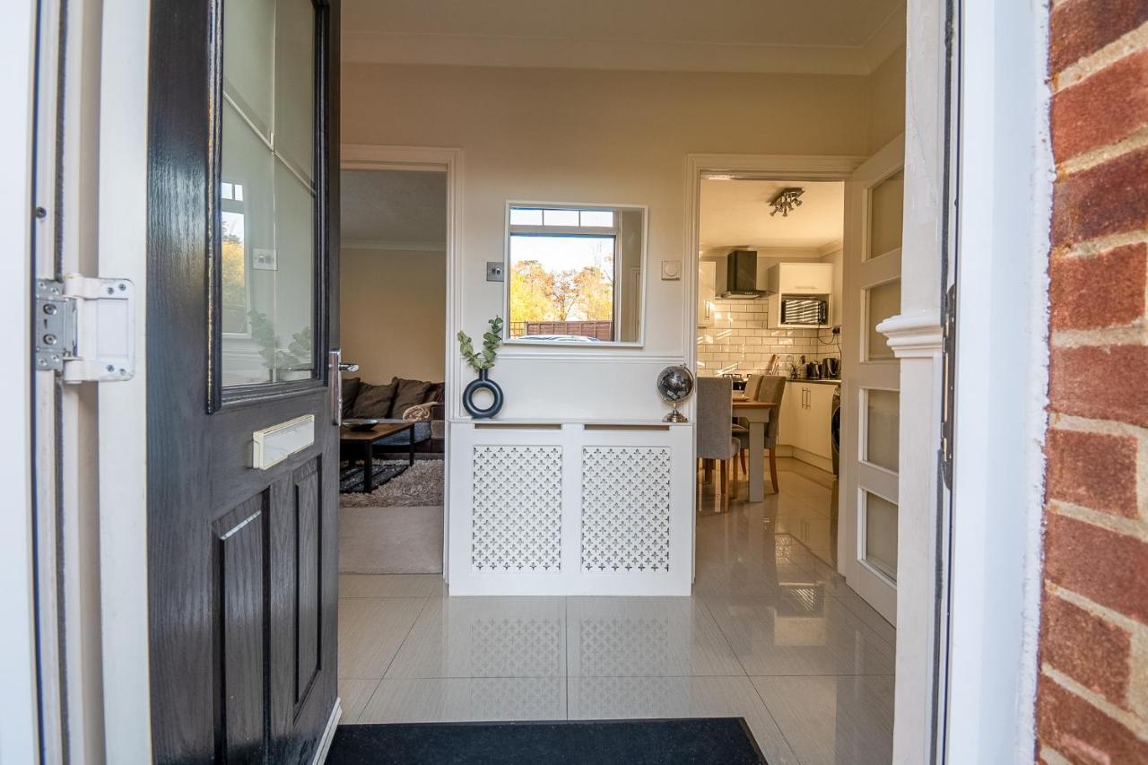 Ashbourne House - Close To Central ווקינג מראה חיצוני תמונה